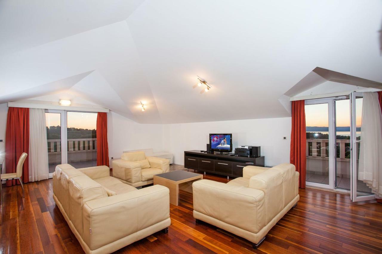 Villa Luce Mit Pool Makarska Oda fotoğraf