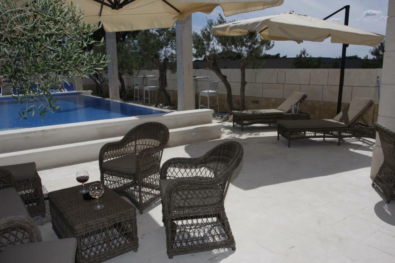Villa Luce Mit Pool Makarska Oda fotoğraf