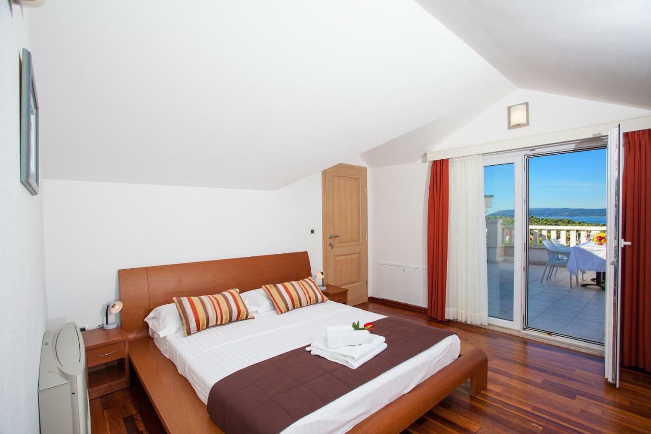 Villa Luce Mit Pool Makarska Oda fotoğraf